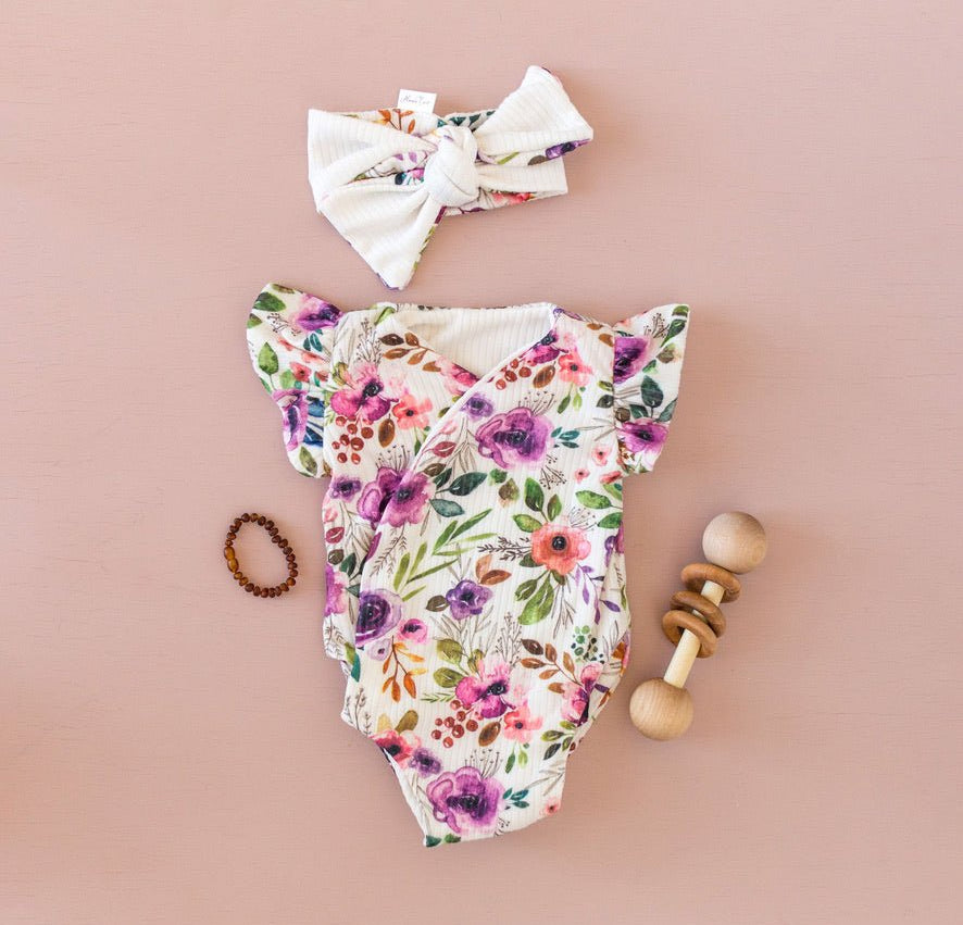 Ivory Wildflowers patterned short-sleeve bodysuit for baby in soft Classic Brushed fabric styles.