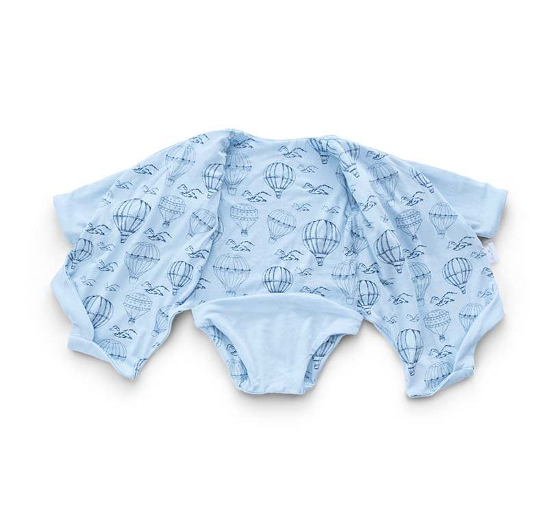 Long-sleeve baby winged bodysuit in bamboo cotton.