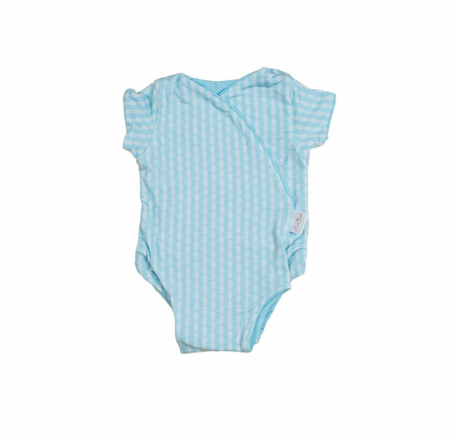 Short-sleeved winged bodysuit for babies in silky modal fabric.