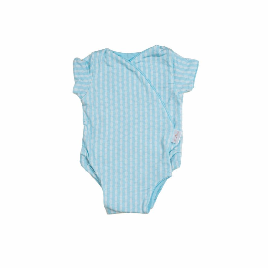 Short sleeved winged bodysuit for babies in silky modal fabric.