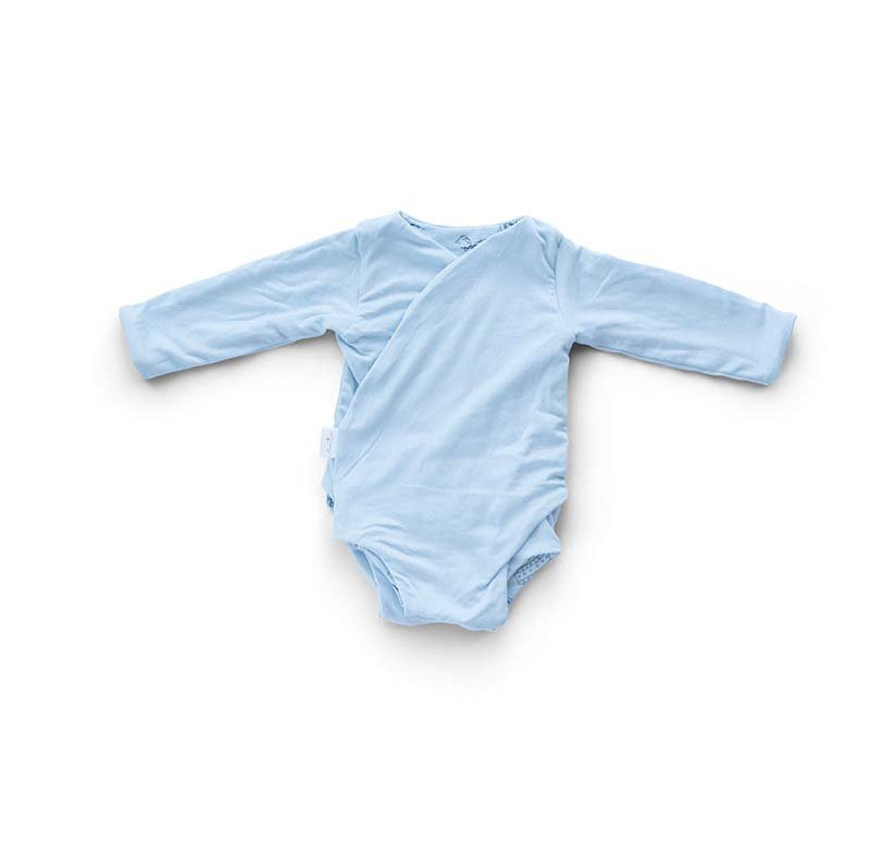 Reversible long-sleeve baby winged bodysuit in bamboo cotton.