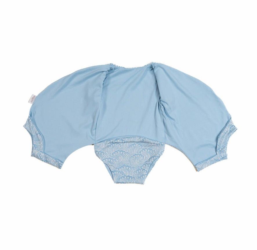 Classic brushed reversible short-sleeve winged bodysuit in Blue Swells for a soft and stretchy outfit.
