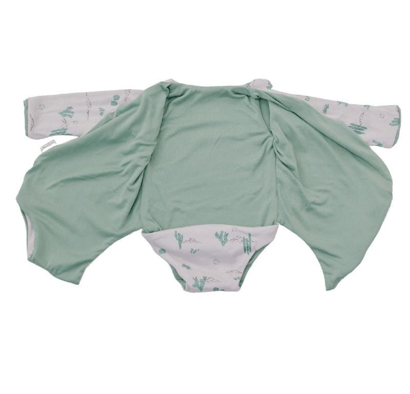 Long-sleeved reversible winged bodysuit for babies in classic brushed fabric.