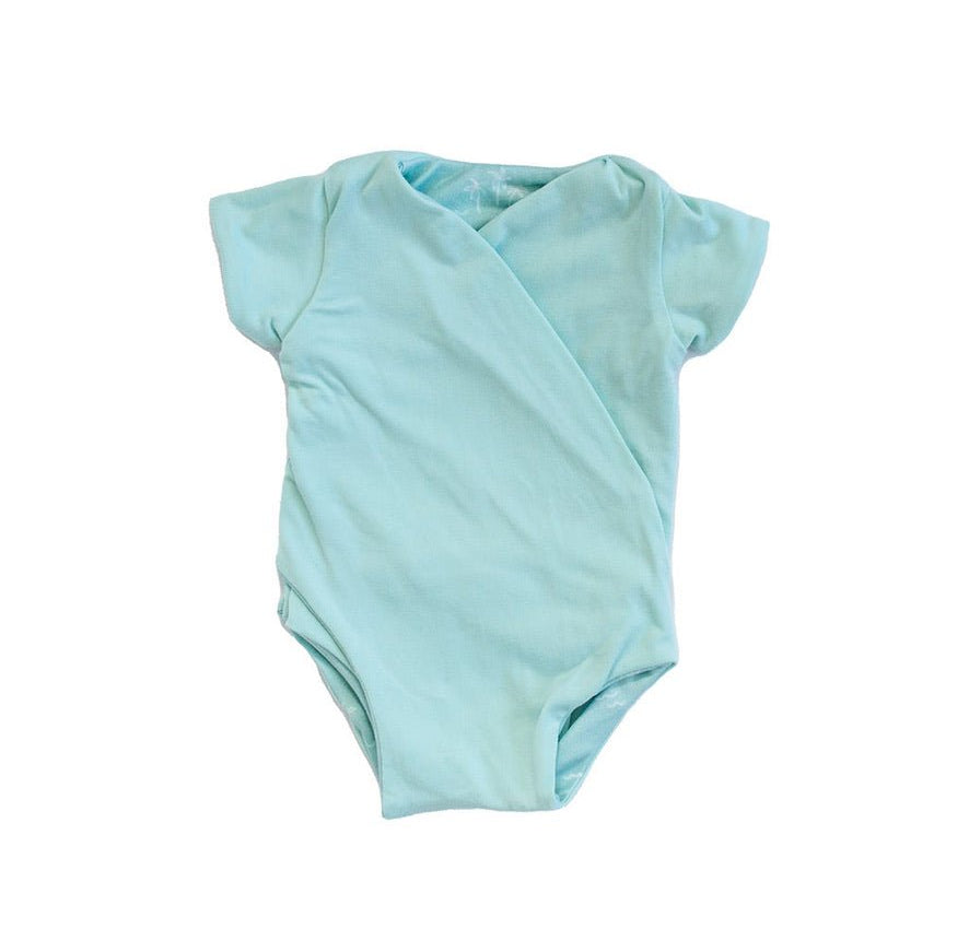 Stylish classic brushed reversible short-sleeve winged bodysuit with the soft Honeydew Palms design.