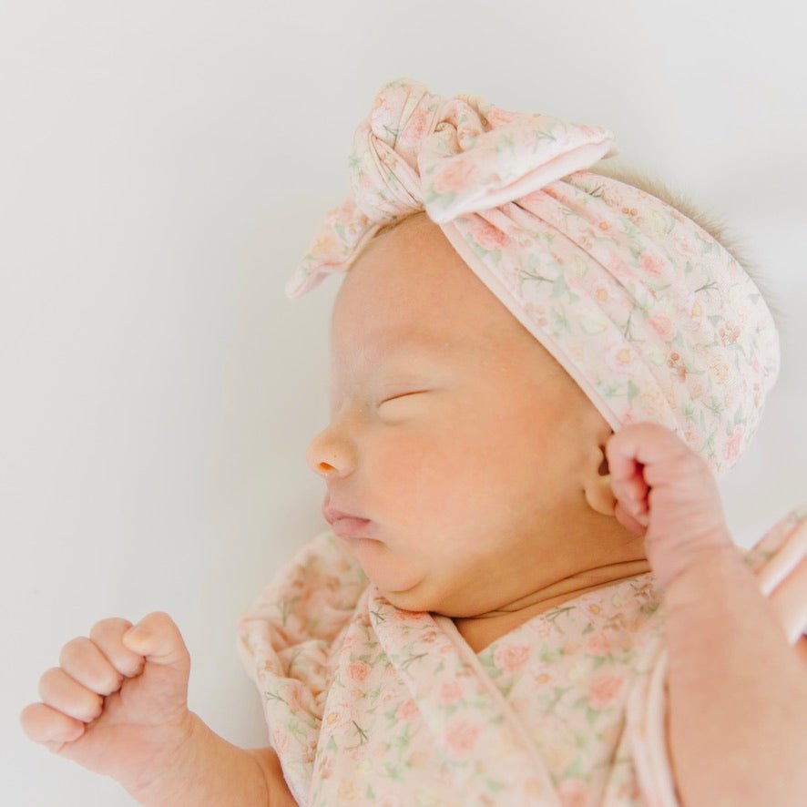 Dusty Roses headwrap for babies, featuring a stylish bow detail.